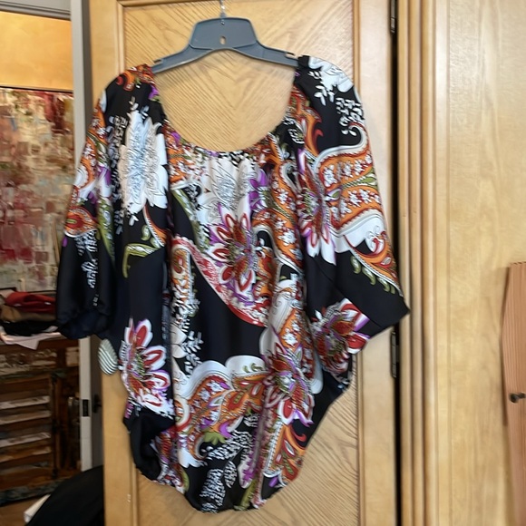 Paula kc multicolor blouse size large - Picture 9 of 9